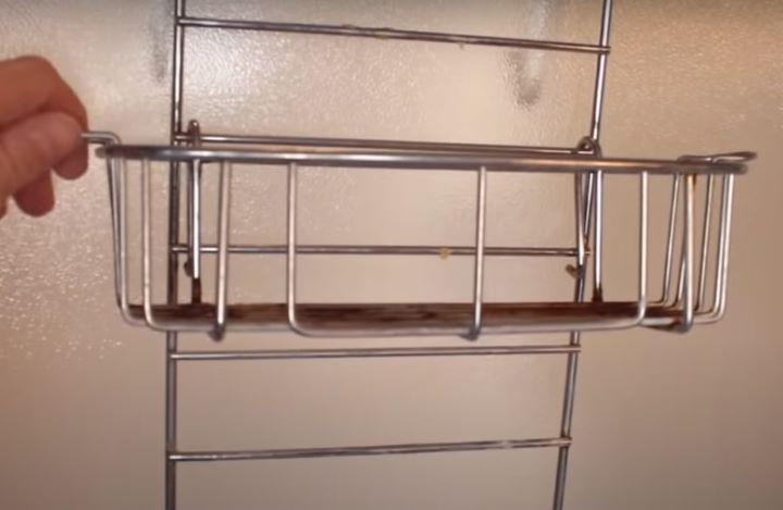 Observing the appealing design of the shower caddy
