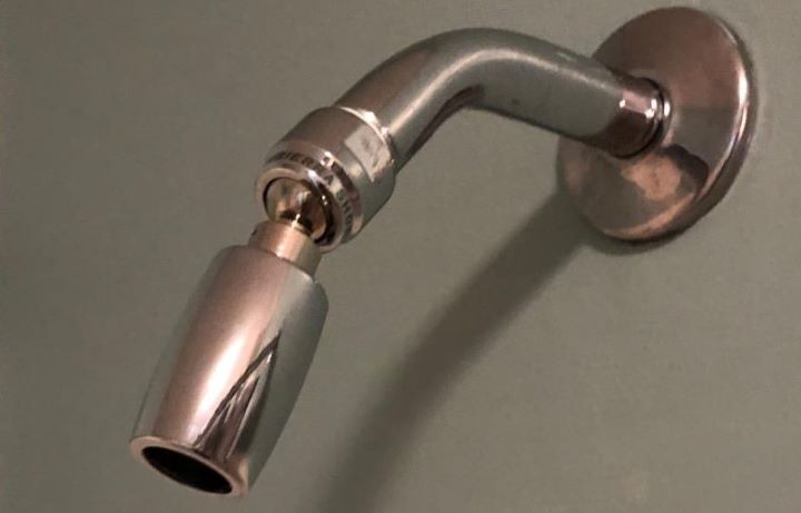 Confirming how easy to install the good shower head