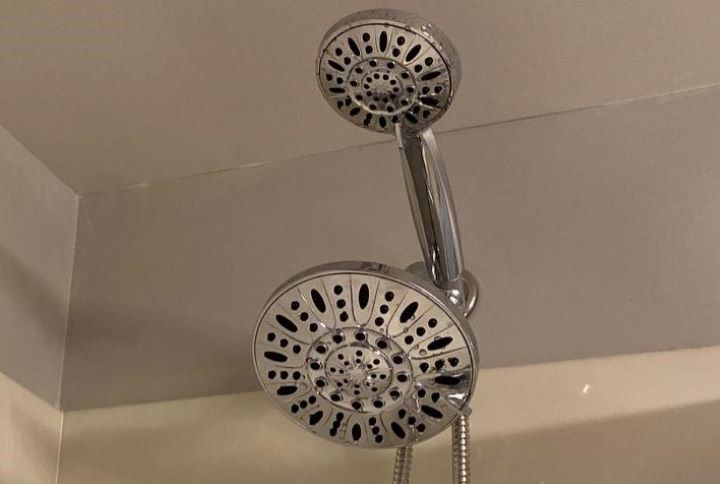 Having the sturdy shower head for low water pressure from AquaDance