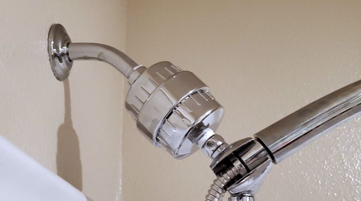 Reviewing the 15 Stages Shower Filter with Vitamin C from the brand Aqua Earth