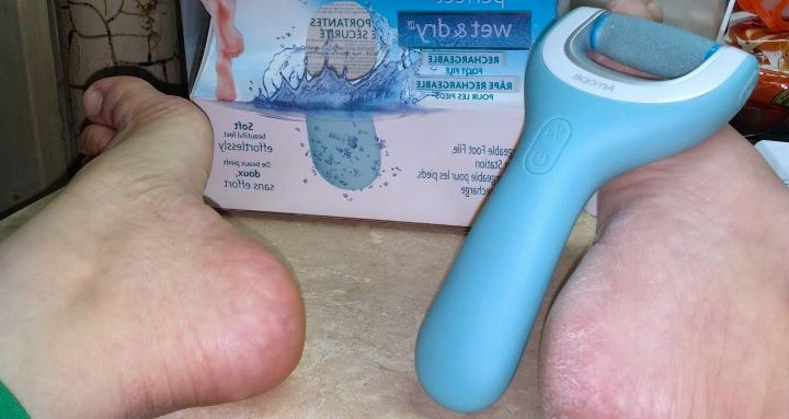 Reviewing the Callous Remover for Feet from the brand Amope