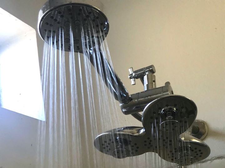 Checking the High-power 9.5" Rainfall Showerhead with Individual Angle-adjustable Swivel Jets AQUA SPA